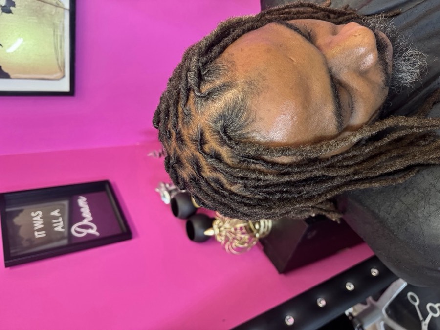 Chevonte' Walker, Braids, Locs & Wellness at Elite Barber and Beauty